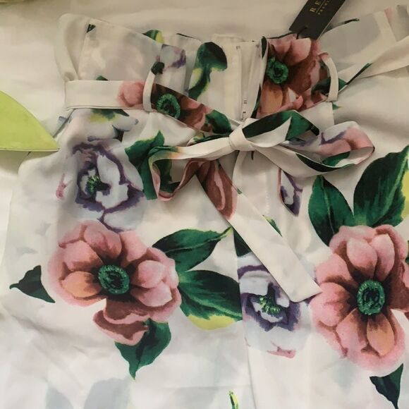 🌸nwt Revamped High Waisted Floral Pants🌸 - Picture 5 of 12